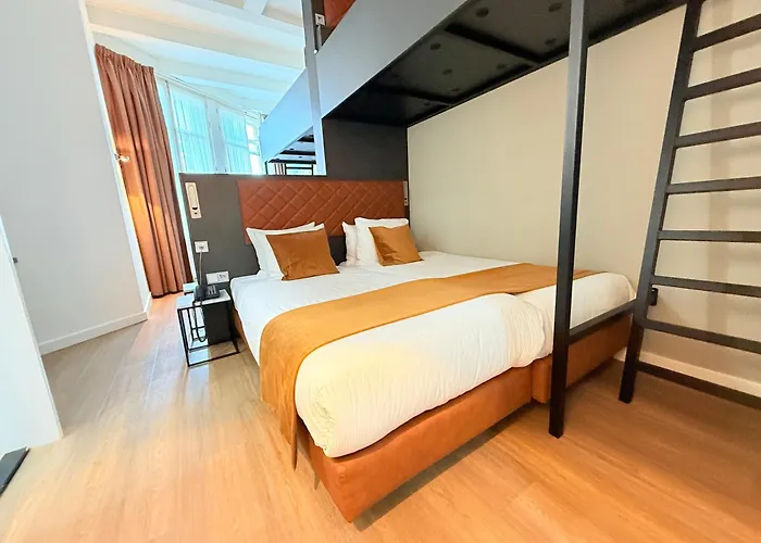 Avenue Hotel